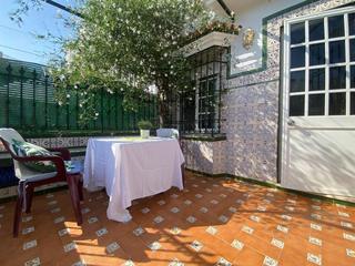Casa a Santuario. Desayunos en la terraza y paseos a la playa.