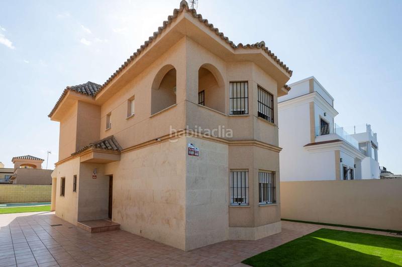 Foto 0bdd15e0-e657-4e27-a36b-edee711409db. Chalet  independiente en primera línea de playa en Chipiona