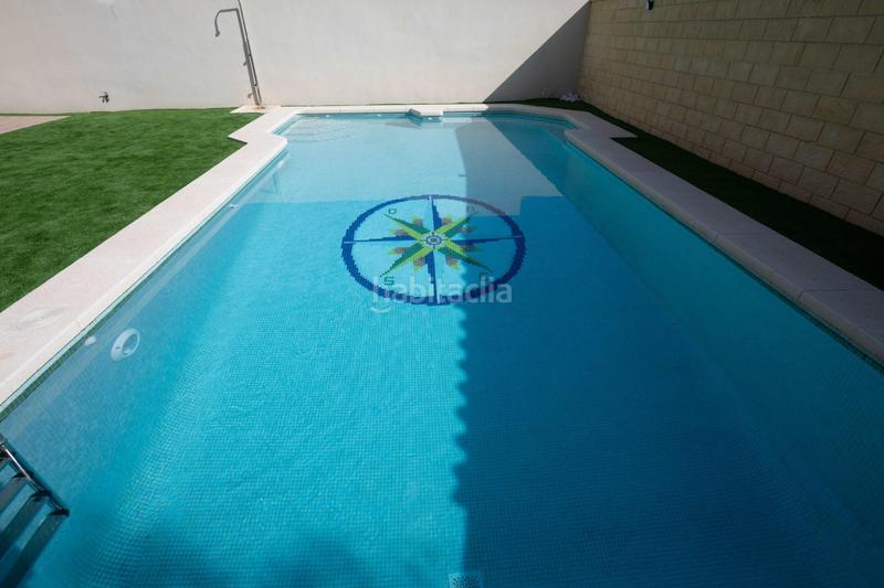 Foto 7bb9c772-6306-4239-95e7-0b3bed5a78f8. Chalet  independiente en primera línea de playa en Chipiona