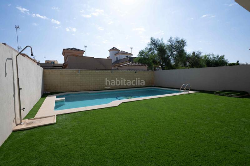 Foto 9b4b2970-5ae2-416c-ae2c-c40d9830f84c. Chalet  independiente en primera línea de playa en Chipiona