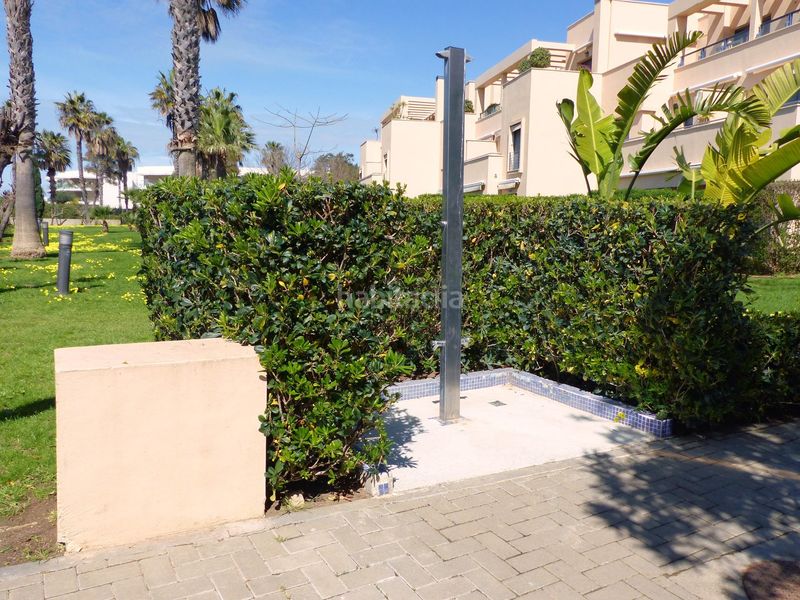 Foto 3b5fd1fb-f3f7-4085-bcb9-f9010b36e5c5. Pis amb aparcament piscina a Las Tres Piedras - Costa Ballena Chipiona