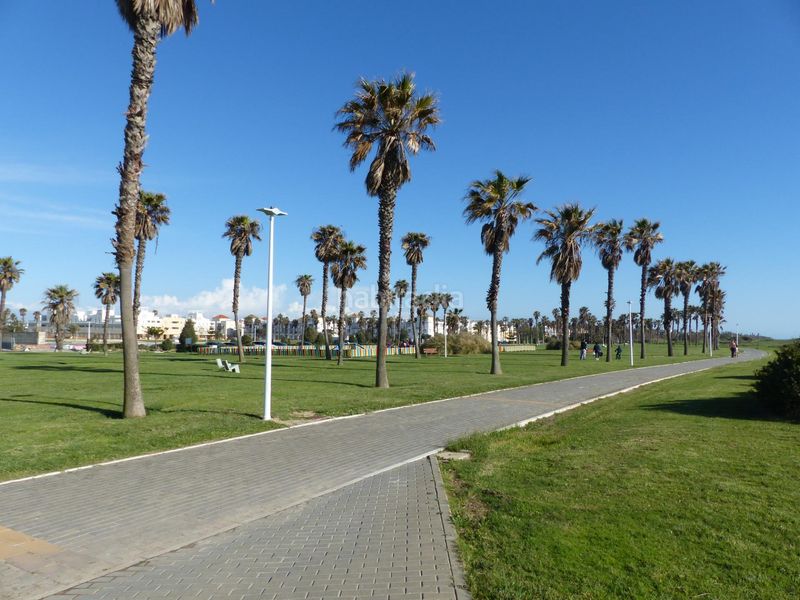 Foto ee21639a-e093-4b05-8e33-07e1767b37a3. Pis amb aparcament piscina a Las Tres Piedras - Costa Ballena Chipiona