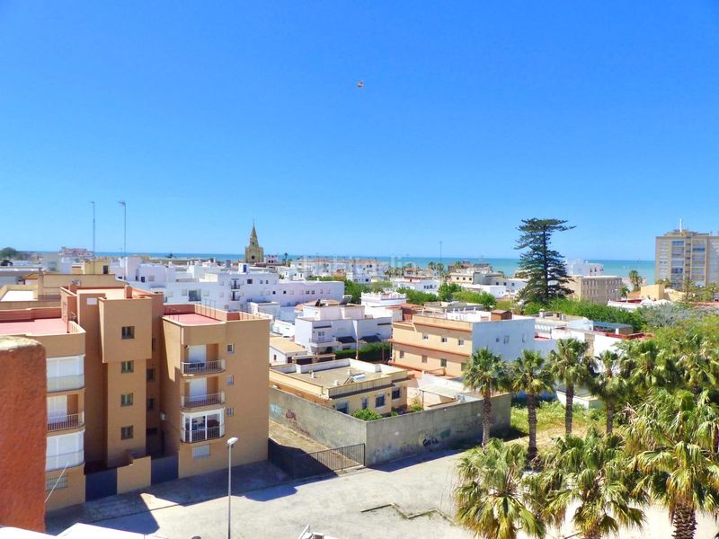 Foto 1901fc5d-153e-4a60-98a5-26bf4aae3b51. Pis amb aparcament a Playa de la Regla Chipiona