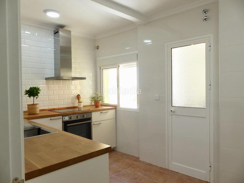 Foto c661f547-2f4c-41d4-8d8f-4c5b92cf60f9. Pis amb aparcament a Playa de la Regla Chipiona