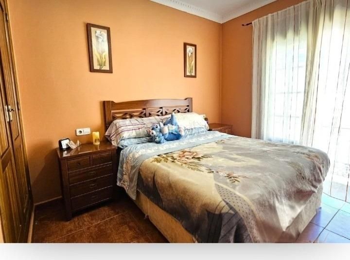 Foto a0e9922b-9a9e-41c9-ae26-7229c79de0a1. Pis a Centro Chipiona
