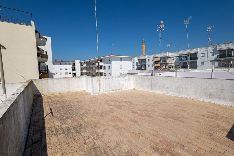 Foto 9e7e542b-c573-4400-b193-a14b108871de. Casa adossada a Playa de la Regla Chipiona