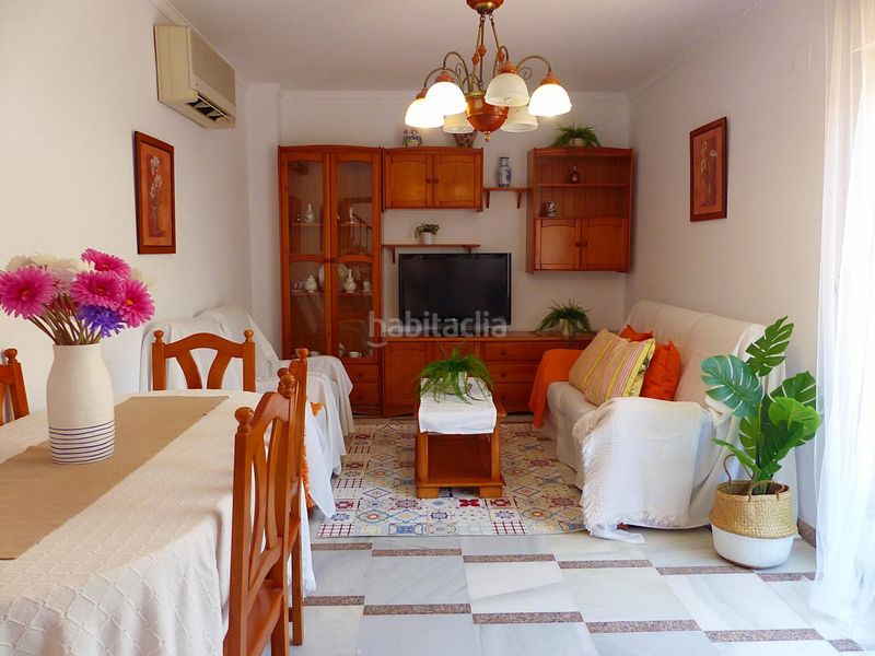 Foto 0e2c34a6-db27-42a8-a937-97f7fb98498f. Casa aparellada amb aparcament a Playa de la Regla Chipiona