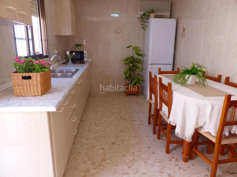 Foto 29d0e945-ebbb-44cd-94db-391023c56801. Casa aparellada amb aparcament a Playa de la Regla Chipiona