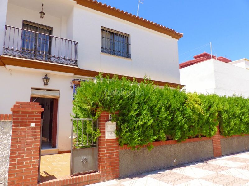 Foto 51b92bc2-793a-47e3-bf43-20952db4b88e. Casa aparellada amb aparcament a Playa de la Regla Chipiona