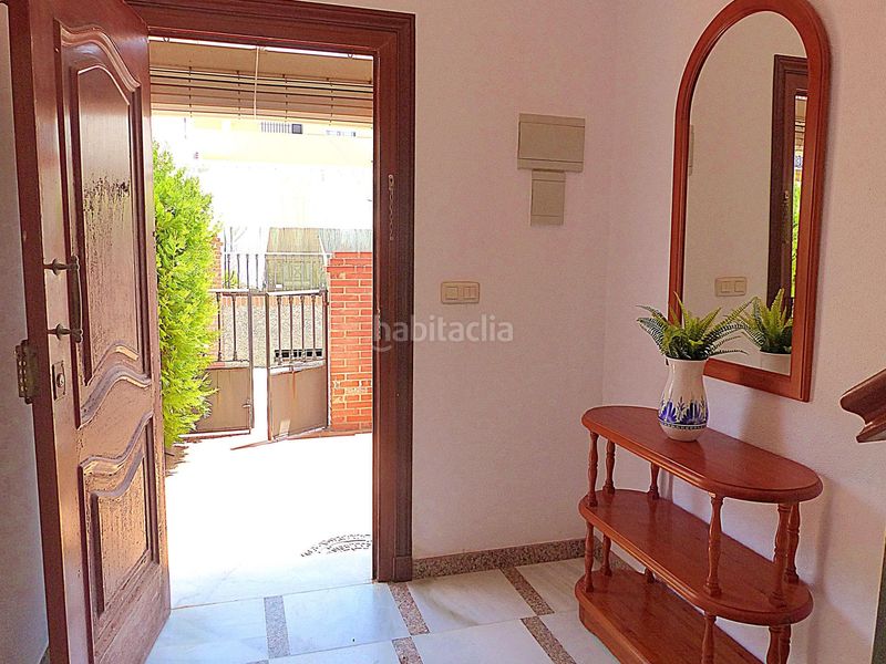 Foto 6d432b84-01d7-4332-bd66-6ce108dff2f5. Casa aparellada amb aparcament a Playa de la Regla Chipiona