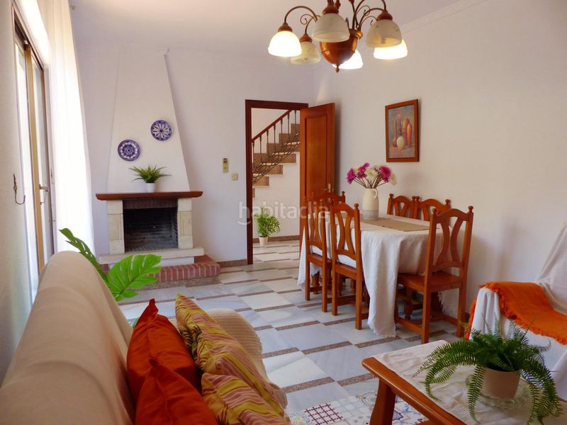 Foto a85a8cd7-29ec-4065-902d-9a7385692e80. Casa aparellada amb aparcament a Playa de la Regla Chipiona