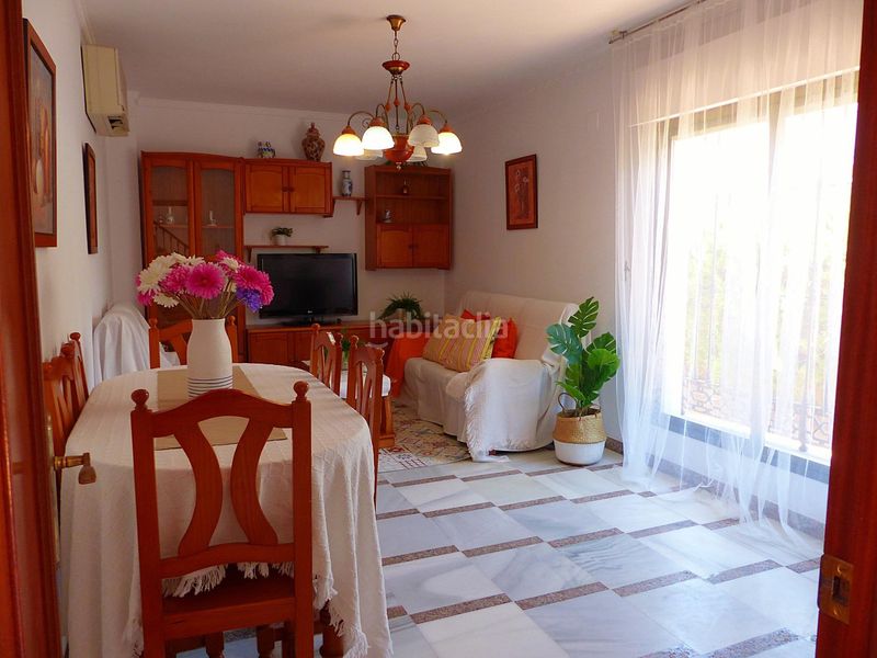 Foto bfb52ab4-7499-4b10-87a4-ceb751f93dc7. Casa aparellada amb aparcament a Playa de la Regla Chipiona