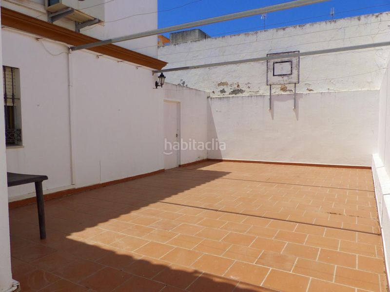 Foto f2b6a733-88b0-4d85-b661-32da7e471e1b. Casa aparellada amb aparcament a Playa de la Regla Chipiona