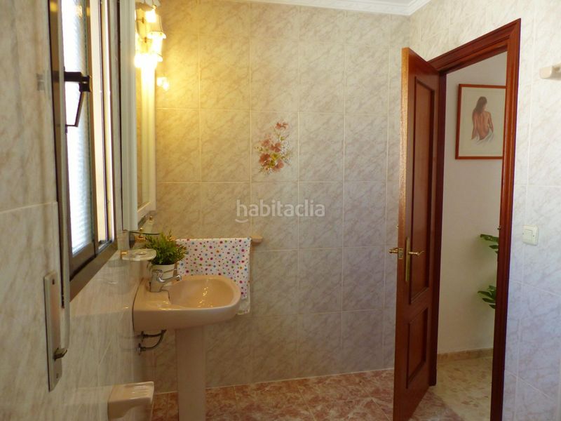 Foto f440ac8c-9e20-420e-8b66-cbcbd9f42509. Casa aparellada amb aparcament a Playa de la Regla Chipiona