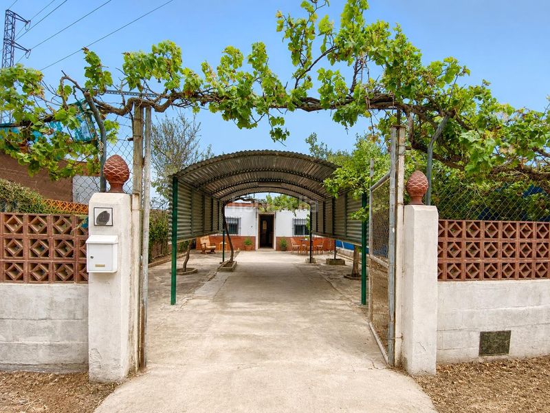 Foto 1d4bd82b-d310-4fe9-8490-4cbfec12b7aa. Casa amb aparcament a Las Tres Piedras - Costa Ballena Chipiona