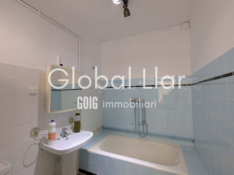 Foto d1530078-6c14-4ab4-b967-5ac8e2c2f051. Local comercial a Ca n'Oriac Sabadell
