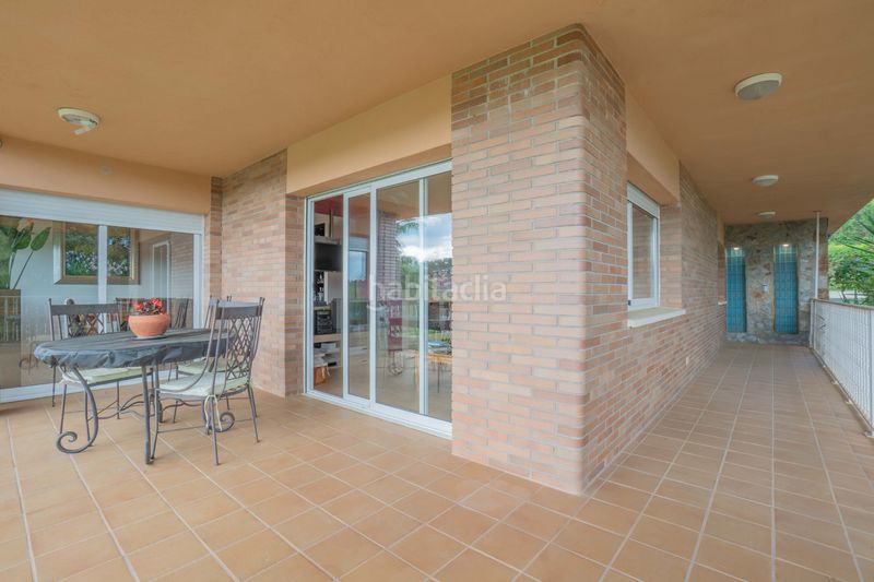Foto 6bd58bed-5969-454f-90ac-bfc56205a5ee. Xalet amb xemeneia calefacció aparcament a Castellarnau Sabadell