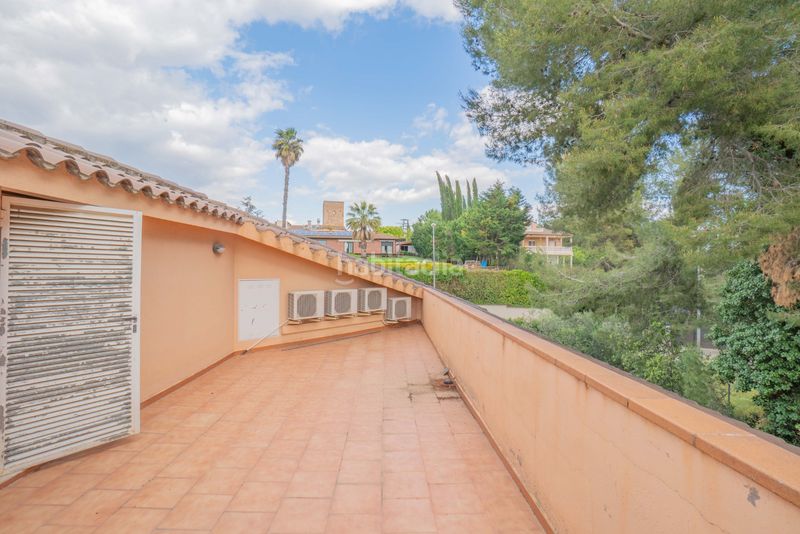 Foto ecad8aac-3e60-46a5-9556-2517132d7a75. Xalet amb xemeneia calefacció aparcament a Castellarnau Sabadell