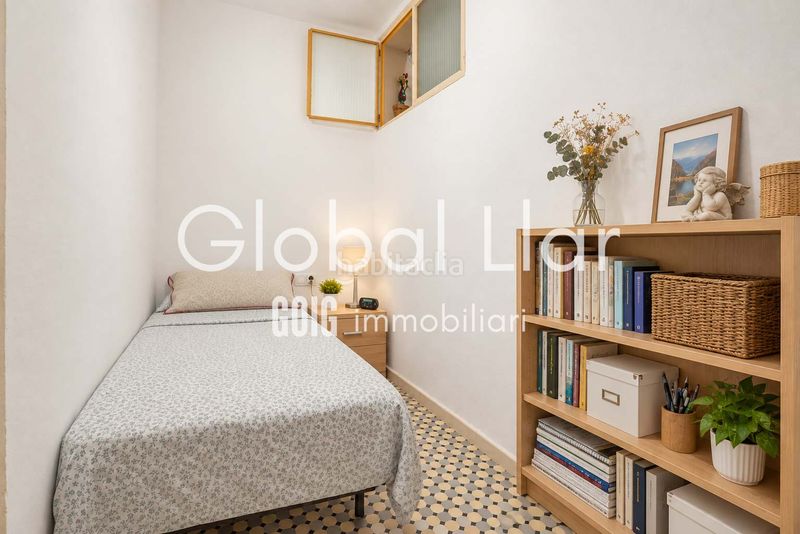 Foto bd9f2751-6800-43fb-8ee9-4cb02b8c770b. Casa adossada amb aparcament a Centre Sabadell