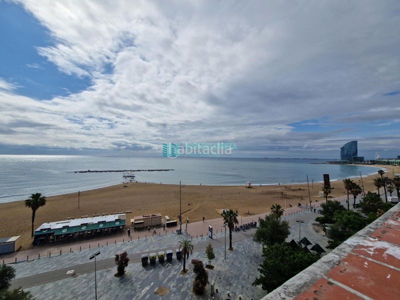 Foto f6eabb00-21d9-4b44-ba89-806772255f60. Pis amb terrassa a Barceloneta Barcelona