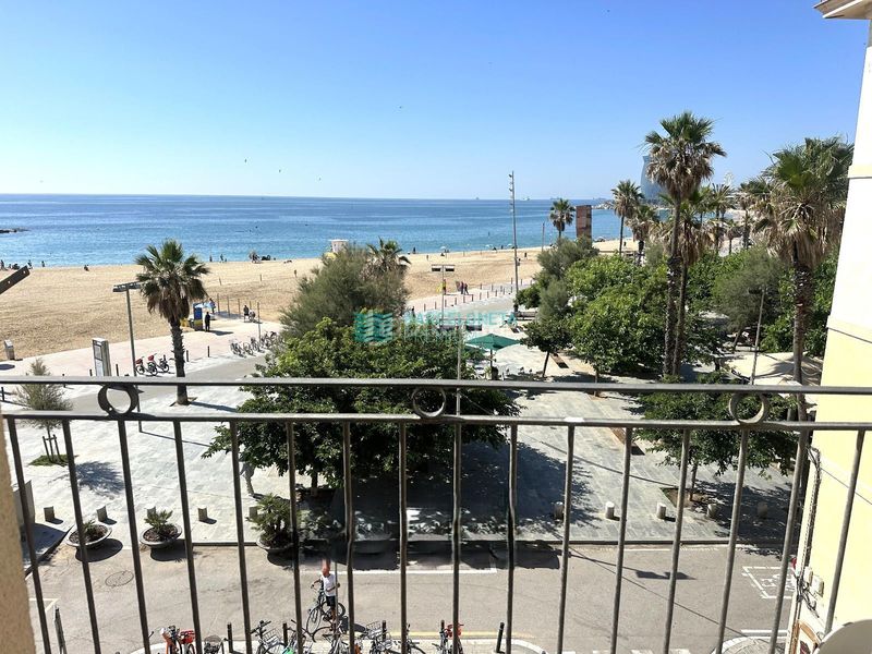 Foto f9eccd1b-e988-4182-aeb9-6b3f2a2f9834. Pis amb terrassa a Barceloneta Barcelona