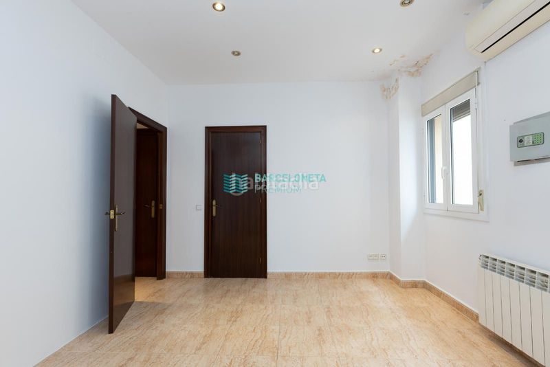 Foto f68f58e7-7163-420c-923b-8368bdcadd55. Pis a Barceloneta Barcelona