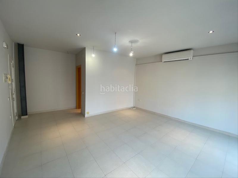 Foto 1617731d-95f5-4a2d-94c6-44c528acf9c4. Alquiler oficina local calle sant quirze en Centre Sabadell