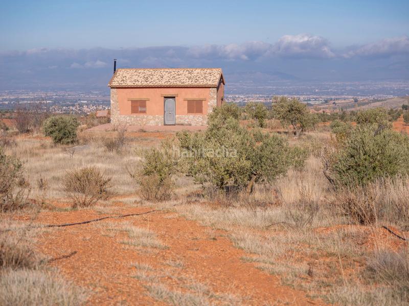 Foto 0a518c21-66d1-4735-bd76-cd6a20a66e72. Finca rústica en avenida emilio muñoz 56 venta de cortijo en dilar en Dílar