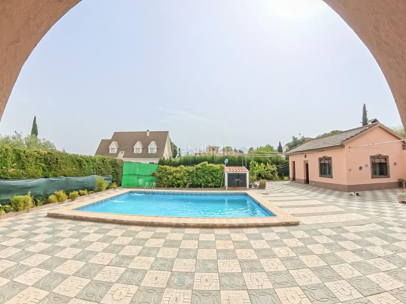 Foto ae59b16f-a0a4-4d5d-8f22-c80324d3e642. Chalet en calle comares 5 venta de chalet en calle comares 5, . en Otura