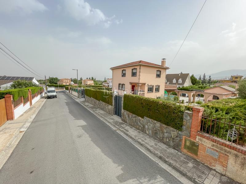 Foto e55da355-9a2d-41a3-bfc9-adf37193edcd. Chalet en calle comares 5 venta de chalet en calle comares 5, . en Otura