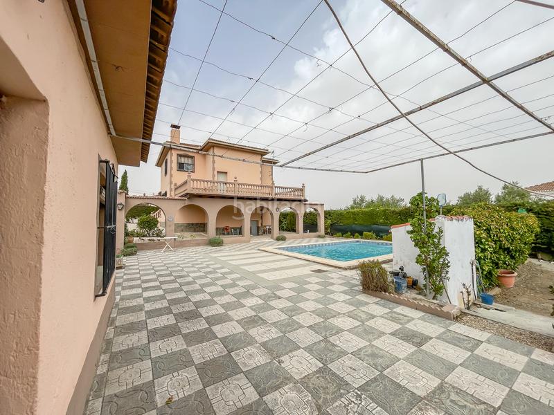 Foto fafc4724-7838-4c12-8752-ba9f37286610. Chalet en calle comares 5 venta de chalet en calle comares 5, . en Otura