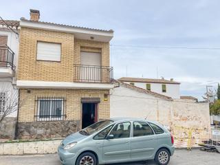 Casa adossada a Plaza del sol 4. Venta de casa en plaza del sol 4, otura
