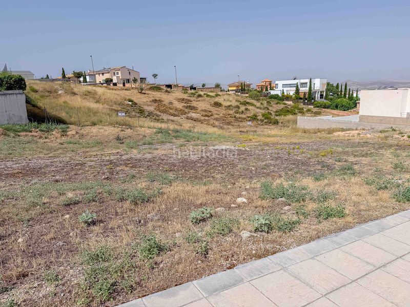 Foto 3500ff91-93a2-4bb5-94b3-0dc90d34d197. Terreno residenziale in calle mulhacén 88 in Altos de la Zubia Zubia (La)