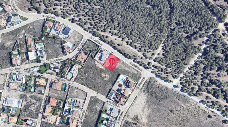 Foto 138a354e-2072-42fe-b085-11786b662e34. Terreno residenziale in calle mulhacén 86 in Altos de la Zubia Zubia (La)