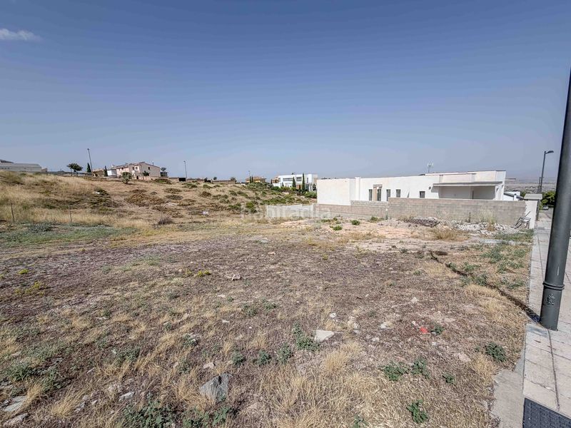 Foto 34d0b8ca-9a26-4591-bc64-9fd0913b6fd1. Terreno residenziale in calle mulhacén 86 in Altos de la Zubia Zubia (La)