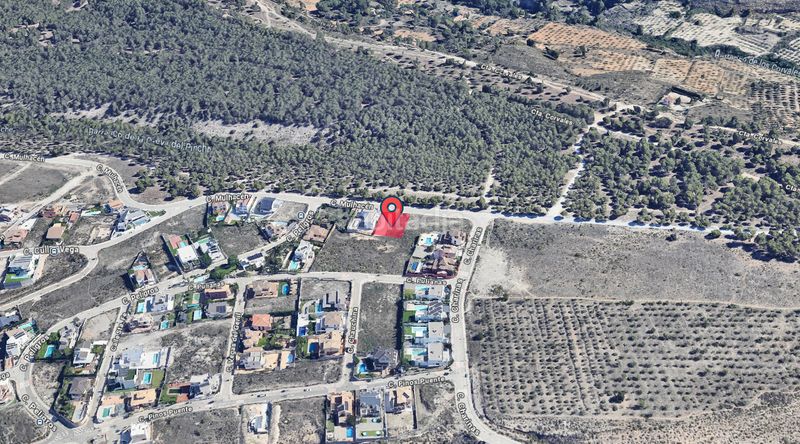 Foto 651c2319-db36-43be-ae3f-5bf0c0ba2644. Terreno residenziale in calle mulhacén 86 in Altos de la Zubia Zubia (La)