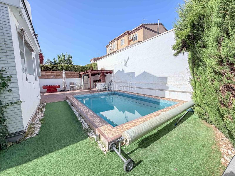 Foto f9a8f1d4-67df-48d3-95d7-7494ce05dd39. Chalet in calle meidum 63 in Villa de Otura