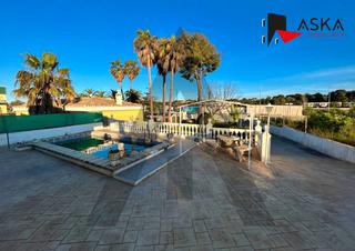 Chalet in Monserrat