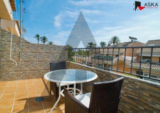 Casa adossada a Picanya. Adosado en venta en picanya
