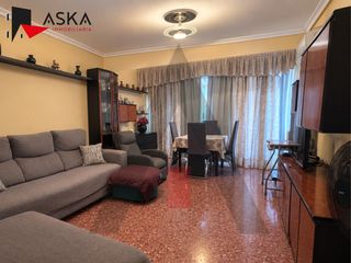 Flat in Plaza Xúquer. Piso en venta en paiporta