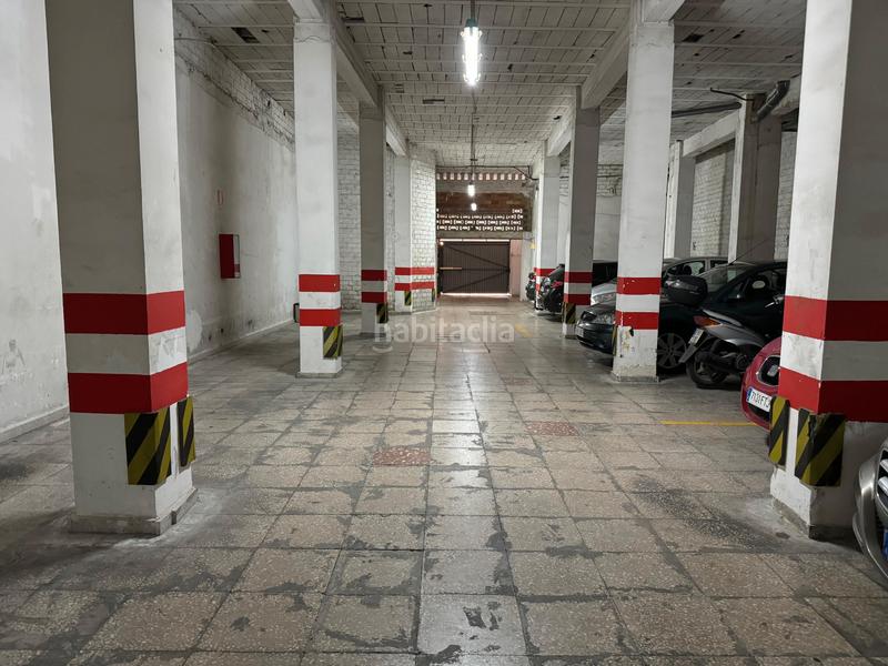 Foto 057f4d45-e1ea-4214-8fea-30157a7eb50c. Car parking in plaça d'enric granados 14 in Barrio de Patraix Valencia