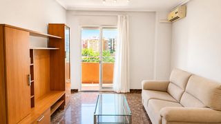 Appartement  Carrer de l'uruguai. Vivienda luminosa con vistas despejadas y finca seminueva