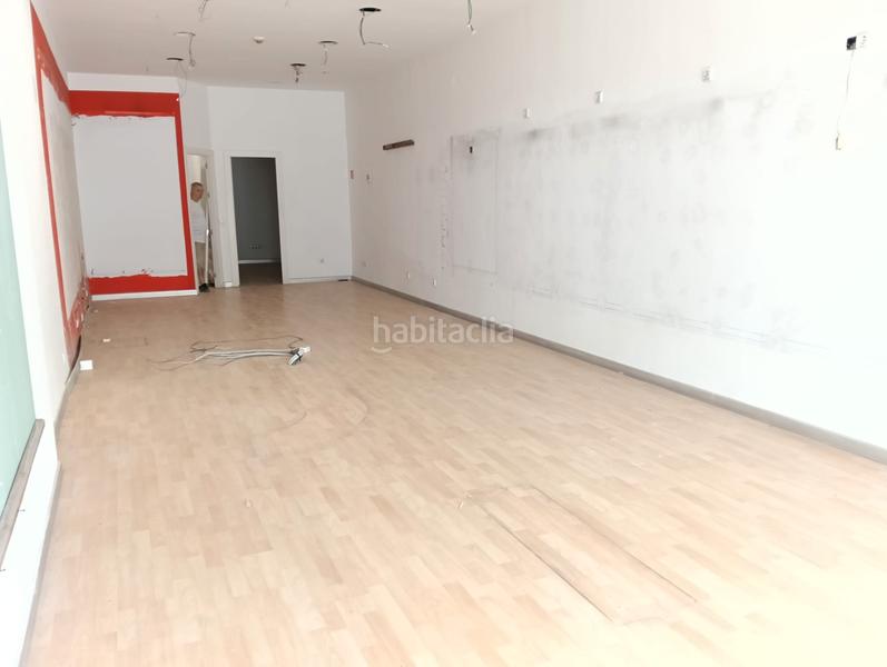 Foto b49e5e66-ba2b-4508-a2f8-7d711dad92c5. Lloguer local comercial a plaza costa del sol 4 a Torremolinos