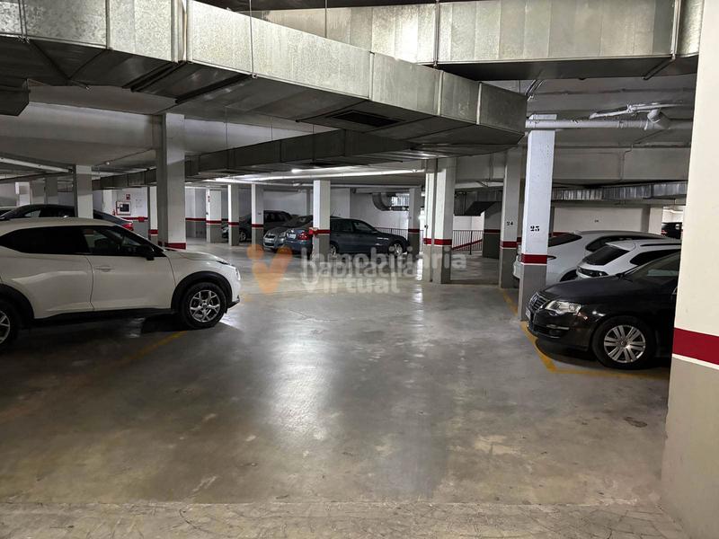 Foto 78ee69a4-5db1-4be8-aafa-dc386c0599e3. Parking voiture dans Centro Lucena