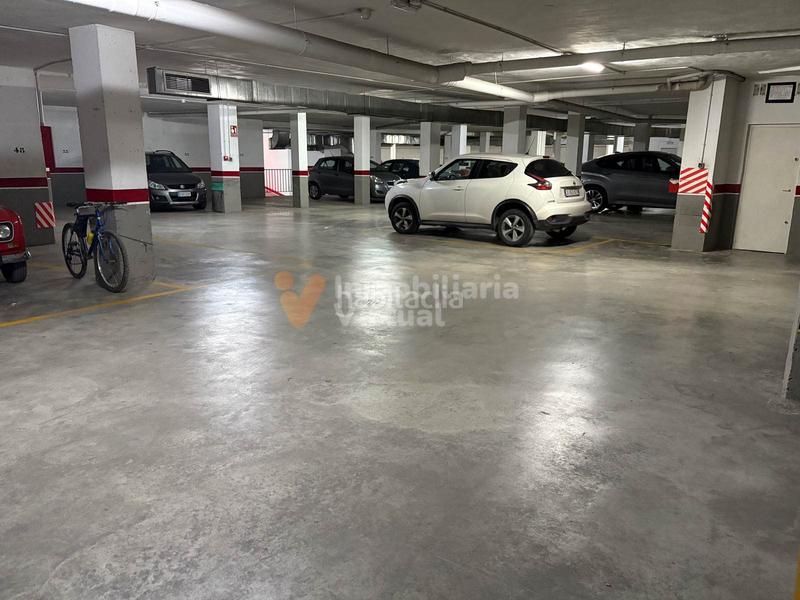 Foto 7b84f617-9fca-457d-beac-a7f0a8af74b6. Parking voiture dans Centro Lucena