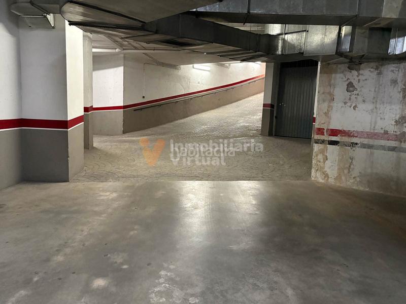 Foto 91e0f73b-c321-42aa-8ede-2dfed7671a1c. Parking voiture dans Centro Lucena