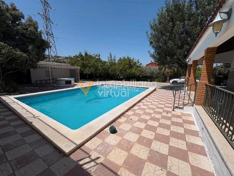 Foto cd09fa05-82ec-40c4-ae8d-f46473670654. Casa amb piscina a Poleares Lucena