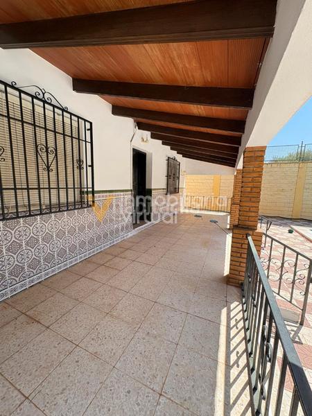 Foto f1a8f9cc-d9f5-4490-a3c1-07275008fbc7. Casa amb piscina a Poleares Lucena