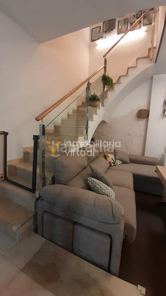 Foto b6c89e64-f581-4c1b-8a3c-8f3530410681. Dúplex en plaza de españa 6 venta dúplex zona del coso en Lucena