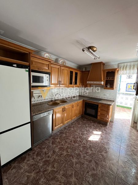 Foto 96e111ca-15eb-4f38-90d5-5fb4fb818c0d. Casa a avenida del parque 36 a Centro Lucena